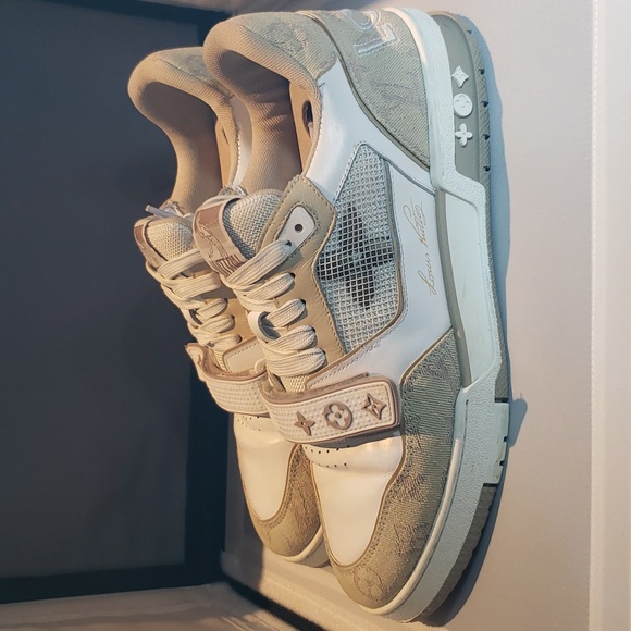 LOUIS VUITTON MEN'S SNEAKERS - Picture 2 of 8